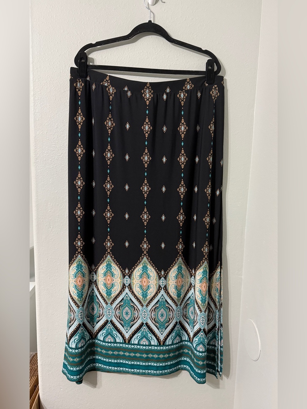 Chico's Stretchy Black Maxi Skirt with Teal & Cream Pattern Motif Boho Size 3/XL